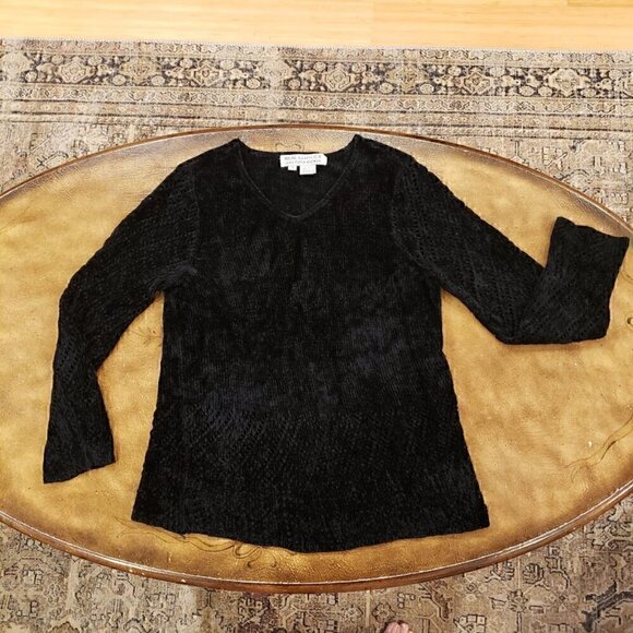 Like NEW Real Clothes Saks Fifth Avenue Black V-Neck Sweater with Knit Accents - Picture 1 of 7